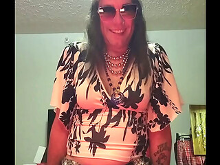 Busty Sissy Cumming