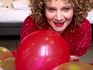 Merce Masturbates with Balloons, She's Super Horny, Look at Her Pussy