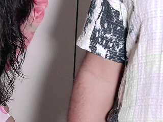 Hot Stepmom Full Bathing and Seducing for Sex Video in Hindi Audio