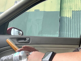 Maritza peeing & cumming