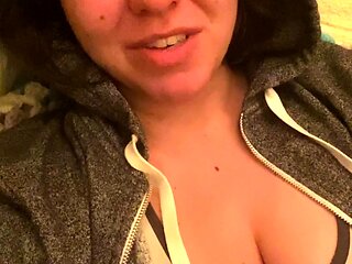 Tattoed Amateur Webcam Girl Hot Dildo Action Masturbation