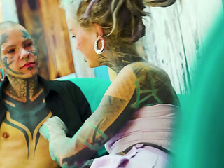 Tattooed Trans Girl Lesbian Play Pussy Licking and Toy