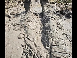 Mudding in County Park Lakebed 2