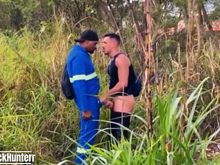 Worker Fucks in the Bush Strangers