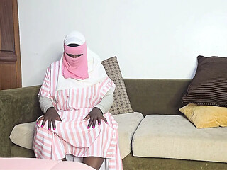 Fit Ebony Colombian muslim finally remove her nicab on her face Fingering her pussy too much she rubbs her clits until she cum