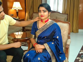 Akeli Bhabhi ko paiso ka lalach deke pel diya