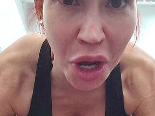 Amateur babes are good at masturbating as well
