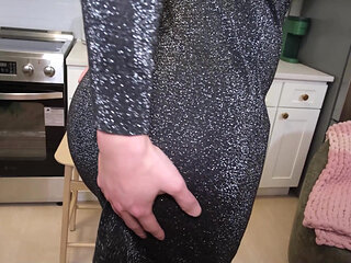 GROOBYGIRLS - Kira Katherine's Kitchen Playful Moment