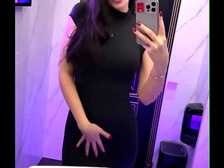 In the club I decided to fuck my pussy.