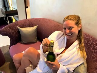 Amateur blonde having solo pleasure