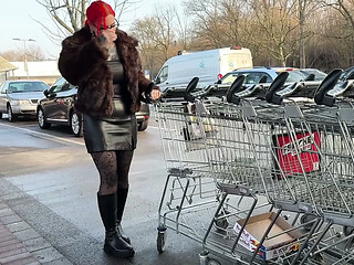 My first internship in the supermarket and I was allowed to go blank into her MILF hole... am I now threatened with being kicked out?