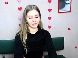 Beautiful Ukrainian amateur babe TaliaSunshin on webcam