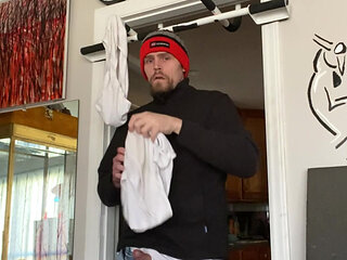 Laundry left behind time to sniff and cum