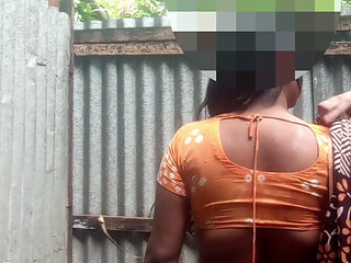 Savita Bhabhi Ki Showar Part 1
