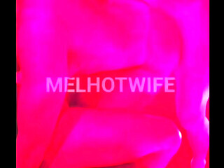 LOGO VI QUE O MACHO SABIA COMO TRATAR UMA PUTA CASADA .. ENTAO CHAMEI ELE PRA ME COMER GOSTOSO NA FRENTE DO MEU MARIDO