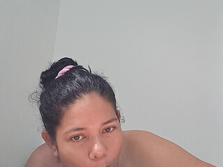 Beautiful Girlfriend Sucking Deep Throat