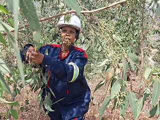 scened cougar fingers herself while escaping the job
