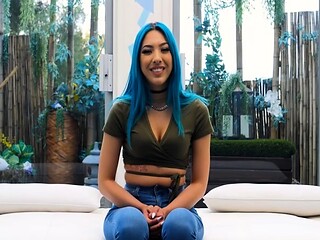 Amateur babe bangs on casting couch POV