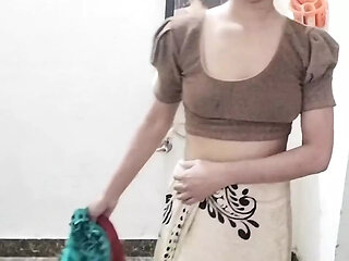 Teacher ko bathroom me piche se pakad ke chod diya