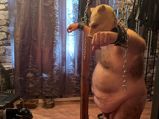 Part !:- Domina Satana does sensual play with Satana's Piggy.