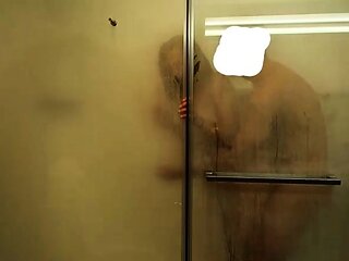 Amateur czech babe stripping and taking shower
