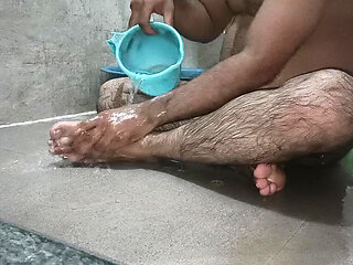 Guys, I love to bathe naked.
