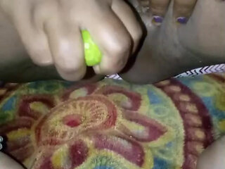 My pussy is very thirsty, someone will lick my pussy.