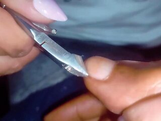 Throat Queen Self-Care Nail Treatment