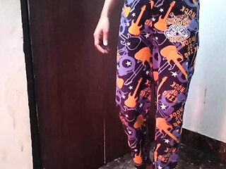 Step sister ko ghar me band karke choda