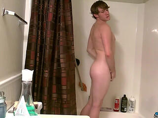 Jerking off with Tyler in the Shower