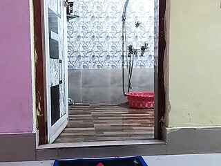 Plumber bangs Indian schoolgirl in the bathroom