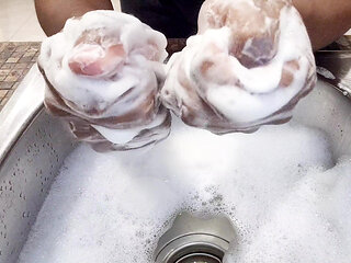 I wash nicely ans sensually my hands (2025)