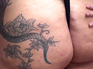 Neighbor Went to Help the Chubby Girl Sweep the Yard and Ended up Getting Her Pussy Licked - Lady MILF and Rotten Venus