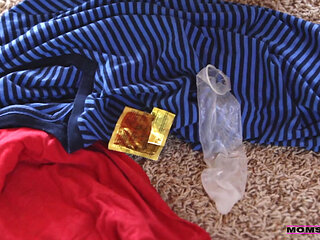 Your Stepmom Is Watching - S2:e5