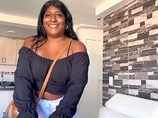 BEAUTIFUL BIG ASS BABY IN THE SHOPPING CENTER MEETS A STRANGER WHO TAKES HER TO HIS HOUSE AND FUCKS HER BIG ASS