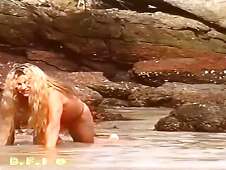 Beach party transsexual