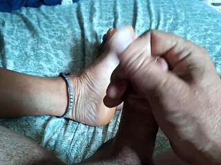 Solo morning wank with small cock