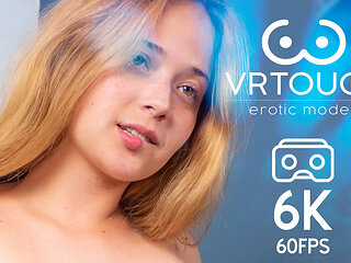 Melanie Striptease - VRTOUCH