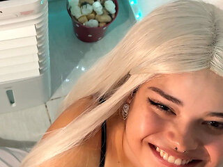 Debora Mendes Wakes up Wellington Ribeiro with Affection and a Deep Blowjob Full of Drool Early in the Morning