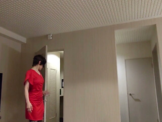 A beautiful mature woman sucks on a sexy cock on the sofa, making sloshing sounds with her saliva.