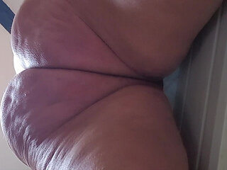 Bbw pute gros cul twerk