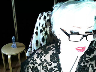 Married slut Aimee: the first steps of my mature now famous bitch in webcam 5 years ago...))