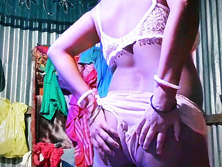 Lokal mamoni bhabi hot mastarbeit in solo so sexy  in indian village girl