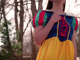 Hazel Moore as Snow White Cums and Squirts on The Evil Queen Bianca Beauchamp - Snow White Porn Cosplay Parody