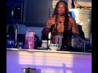 Need daddy to come back home missing me some dreads way