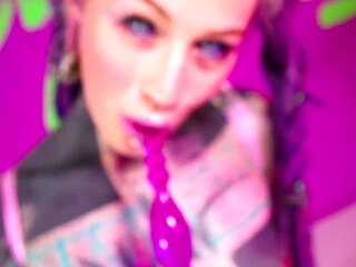 Goth solo babe explores anal pleasure with a dildo