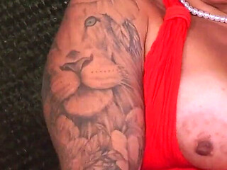 Lonely MILF Masturbates to the Squirt
