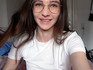 Innocent Teen fucking her big labia Pussy hardcore! Cowgirl Outfit suits me