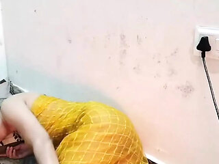 Bhabhi ka bra faad kar jabar dasti chod diya