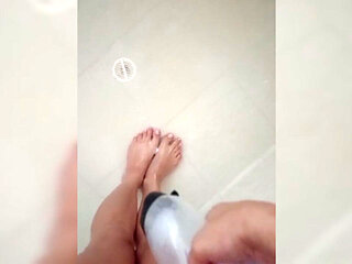 Sexy Feet in the Shower
